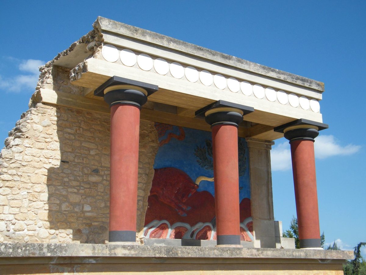 The reconstructed red columns at Knossos