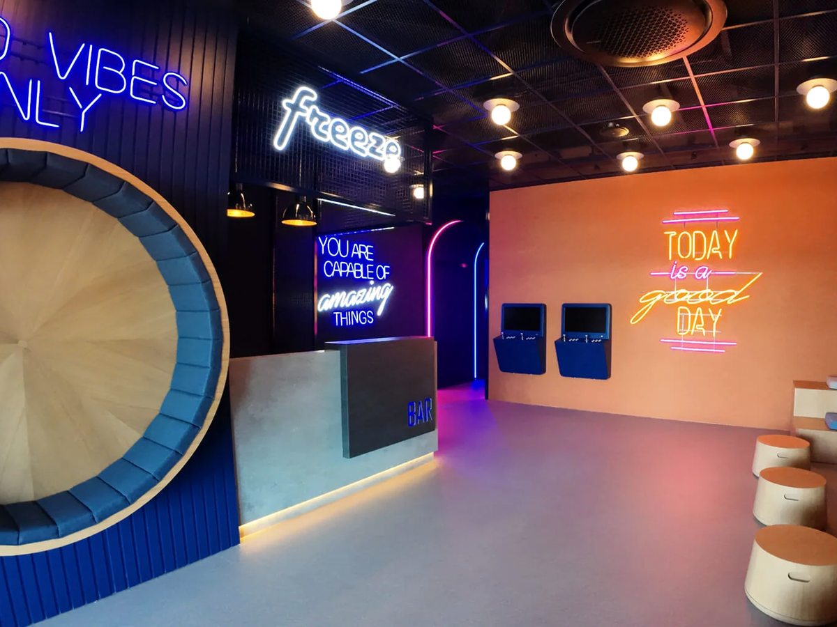 The teenagers' club lounge