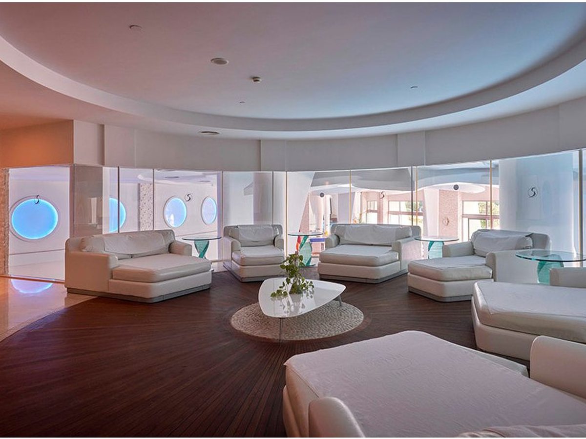 The spa relaxation lounge