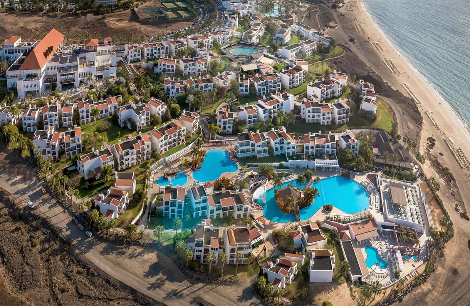Hotel Fuerteventura Princess: low bungalow blocks and subtropical gardens running down to the golden sand of Playa de Esquinzo-Butihondo.
