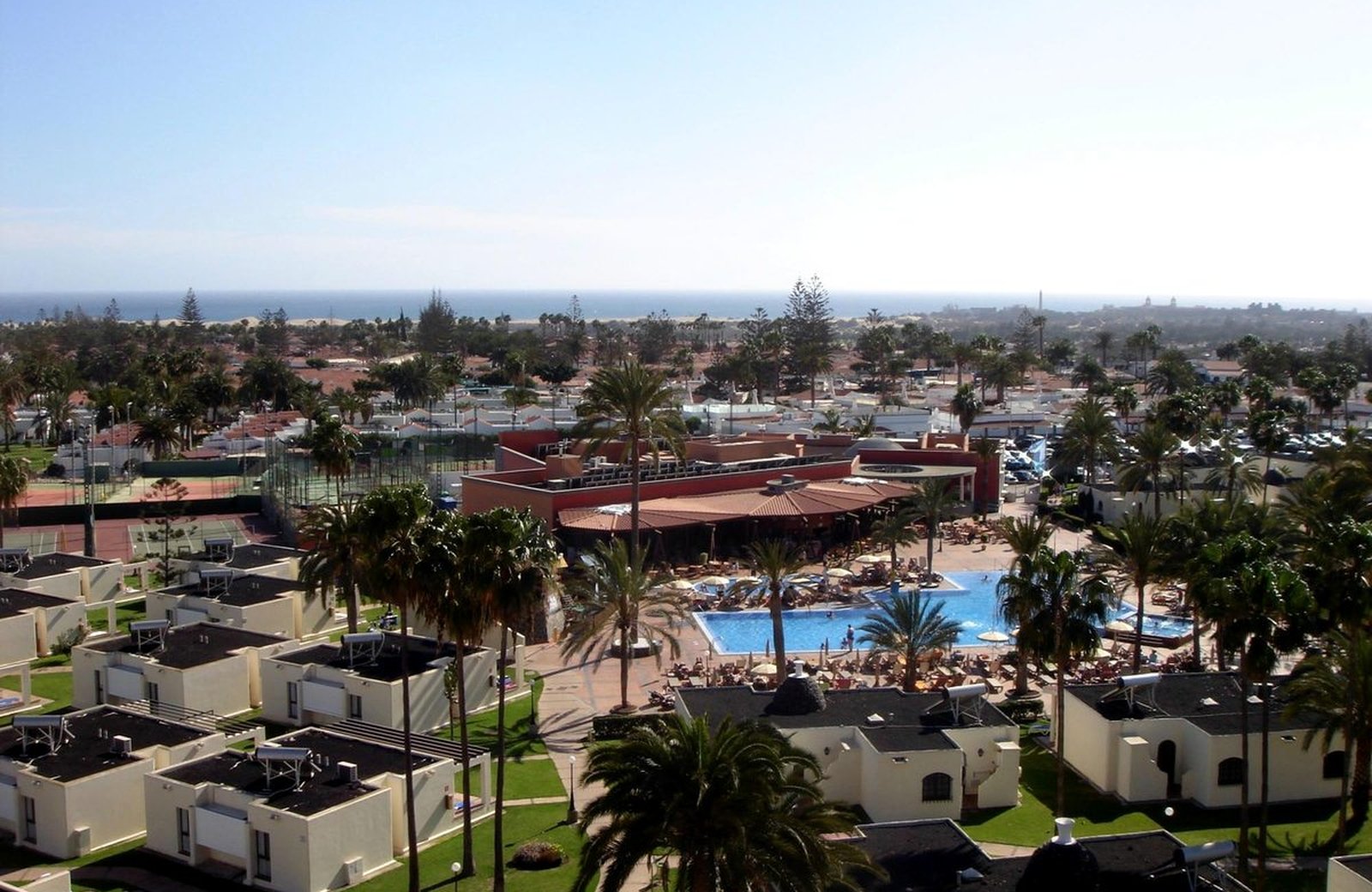 HD Parque Cristóbal Gran Canaria, a resort of single-storey bungalows set through tropical gardens in the centre of Playa del Inglés.